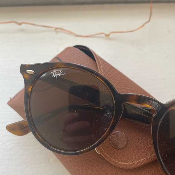 RAYBANS sunglasses - Picture 4 of 5